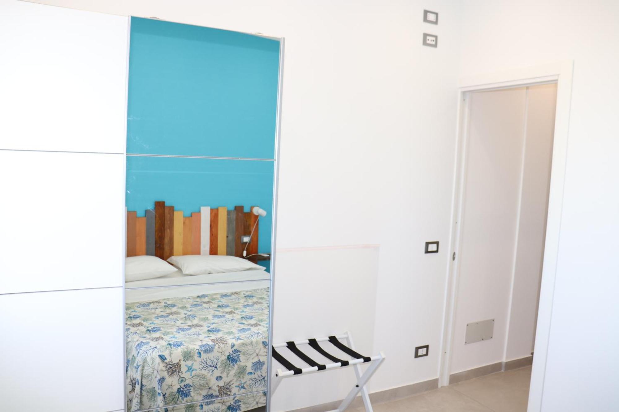 Rineddahouse Arenella - Vista Mare Panoramica A Palermo Con Parcheggio Privato公寓 外观 照片